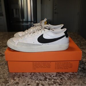 Nike blazer low 77